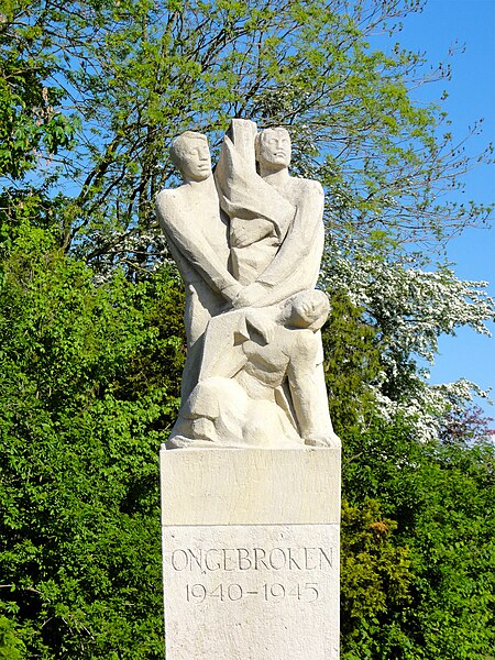 File:Oorlogsmonument Hubert van Lith Nieuw-Beerta.jpg