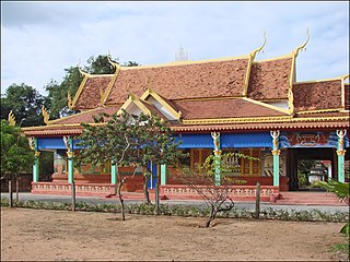 <span class="mw-page-title-main">Wat Bakong</span> 20th-century Buddhist pagoda in Roluos, Cambodia