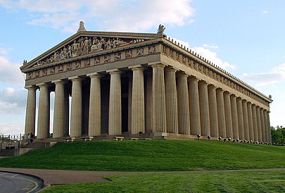 El "estilo de laúd" ("Le style brisé") 405px-Parthenon.at.Nashville.Tenenssee.01