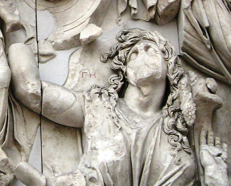 Fil:Pergamonmuseum - Antikensammlung - Pergamonaltar 13 detail.jpg