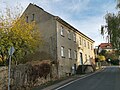 Pfarrhaus der Trinitatiskirchgemeinde, mit Einfriedung des Pfarrgartens