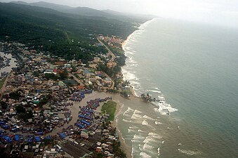 Một góc thị trấn Dương Đông nhìn từ máy bay (ảnh chụp năm 2005)