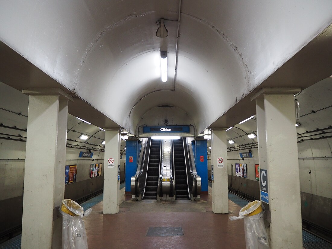 File:Platform at Clinton.jpg