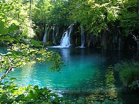 Illustrasjonsbilde av artikkelen Plitvice Lakes National Park