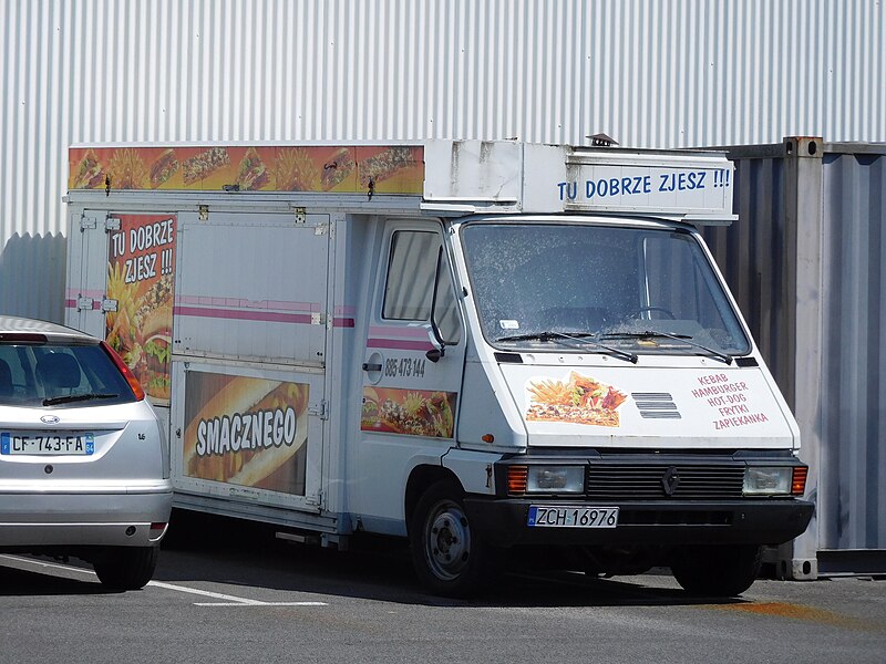 File:Polish Renault Master food truck in France.jpg