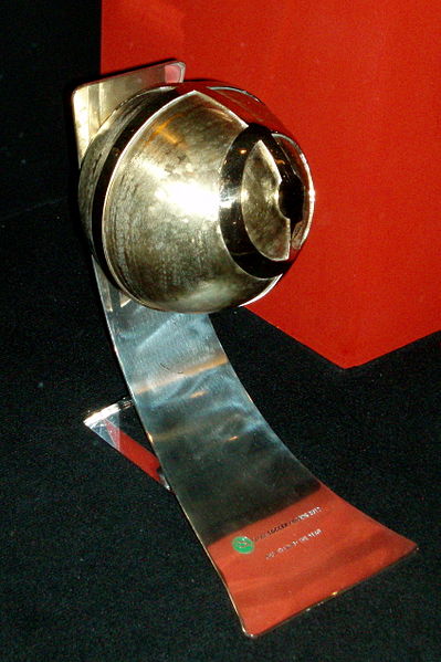 File:Premio Globe Soccer.JPG