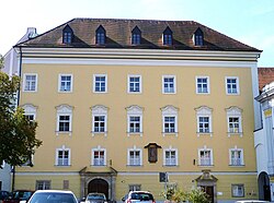 Blick auf das Priesterseminar St. Stephan am Domplatz