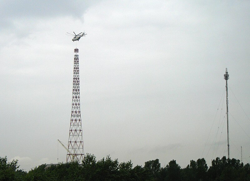 File:Radio tower of the Oktjabrskij radio centre building - 02.jpg