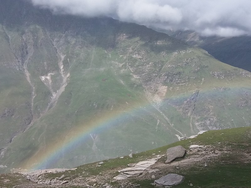 File:Rainbow from Rohtang pass road, 5.jpg