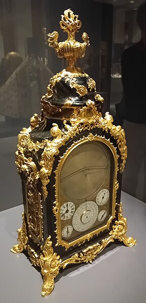 File:Reloj de sobremesa estilo bracket.jpg