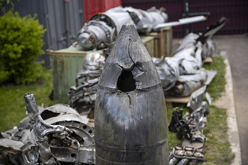 Ruska invazija na Ukrajinu - Page 8 800px-Remains_of_Russian_missiles_and_drones_in_Kyiv_%282023-05-12%29_10