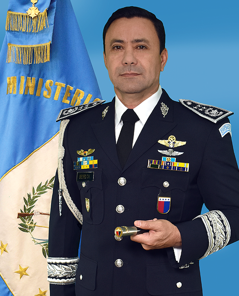 File:Retrato oficial de Henry Yovani Reyes Chigua, Ministro de la Defensa Nacional.png