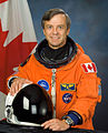 羅伯特·瑟斯克，加拿大宇航員，就讀于加拿大卡爾加里大學，1976年獲得機械工程的學士學位。1984年10月參加國家航空航天局STS-41-G航太計畫，之後多次進入太空執行任務。2009年7月8日，在國際空間站獲得由母校卡爾加里大學頒發的法學榮譽博士學位。