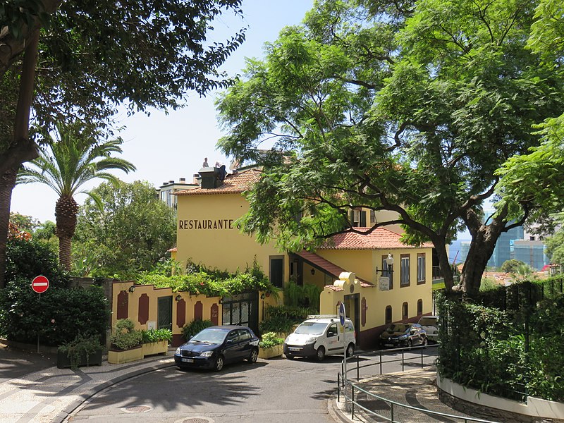 File:Rua Imperatriz D. Amélia, Funchal - 2020-09-18 - IMG 8830.jpg