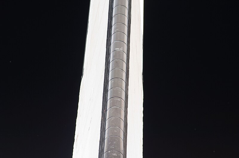 File:S126E006874 - STS-126 - Vertical Stabilizer on Endeavour taken during STS-126 - DPLA - 65d4d8428c49f71e431852fe5884e83b.jpg