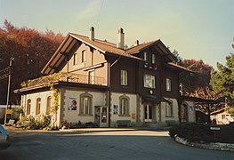 station building street side (1985)