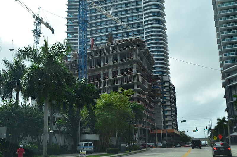 File:SLS Brickell construction Nov 2014.jpg