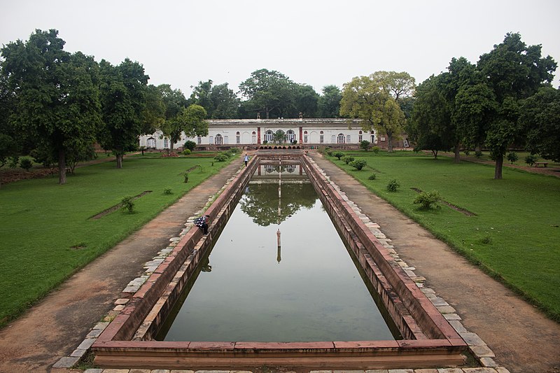 File:Safdarjung Tomb - Pavilion.jpg