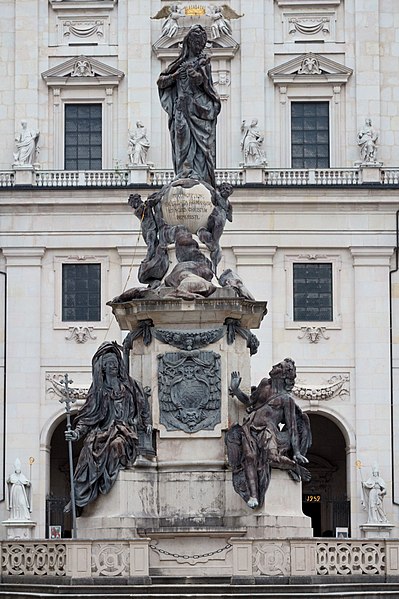 File:Salzburg - Altstadt - Domplatz Mariensäule - 2020 05 20-3.jpg