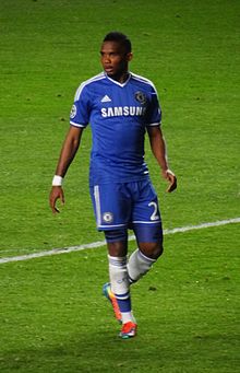 Eto'o con la maglia del Chelsea.