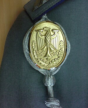 Bundeswehr Schützenschnur Gold getragen Orden Ehrenabzeichen EINSATZ getragen