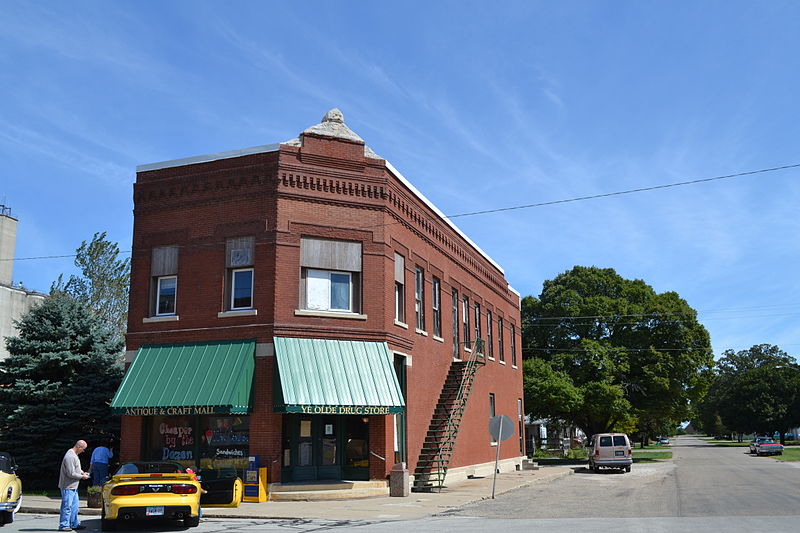 File:Schultz Brothers Drug Store building, Williams, Iowa.JPG