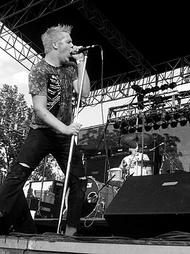 Вокалист Джош Скогин и барабанщик Джек Райан на концерте Cornerstone Festival в 2006 году