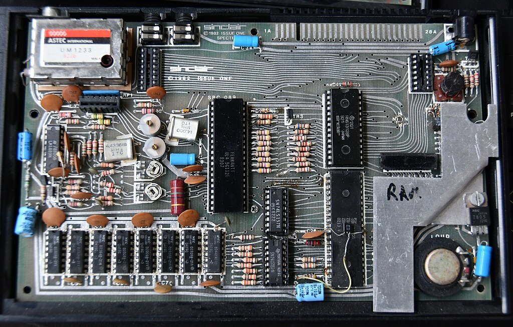 File:Sinclair ZX Spectrum Issue 1 Motherboard.jpg - Wikimedia 