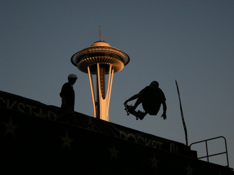 File:Skateboarder aloft and Space Needle 14.jpg