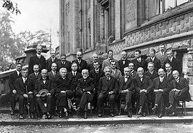Učesnici Solvayeve konferencije o Kvantnoj mehanici u Bruxellesu 1927.