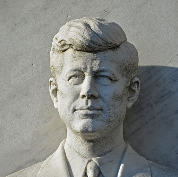 File:Statue de JFK, Tampa.jpg