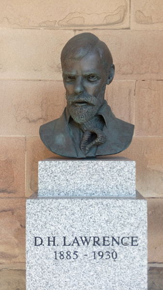 File:Statue of D.H. Lawrence, Nottingham castle, uk .jpg