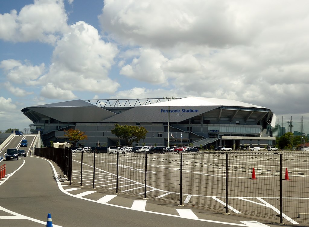 File:Suita City Football Stadium.jpg - Wikimedia Commons
