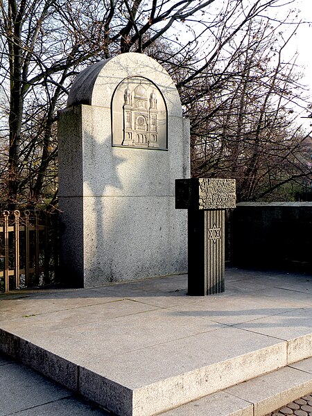 File:Synagoge Denkmal.jpg