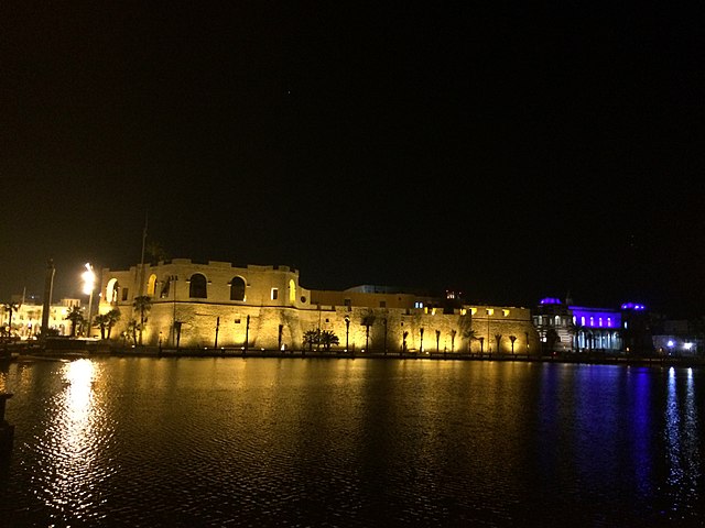 Vue du musée du Château rouge à Tripoli.