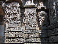 Escultures en alt i baix relleu (Halebidu).