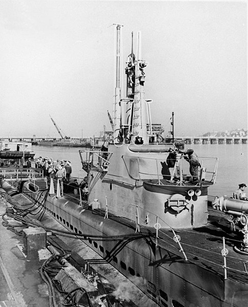 File:USS Balao (SS-285) at Mare Island, October 1944.jpg