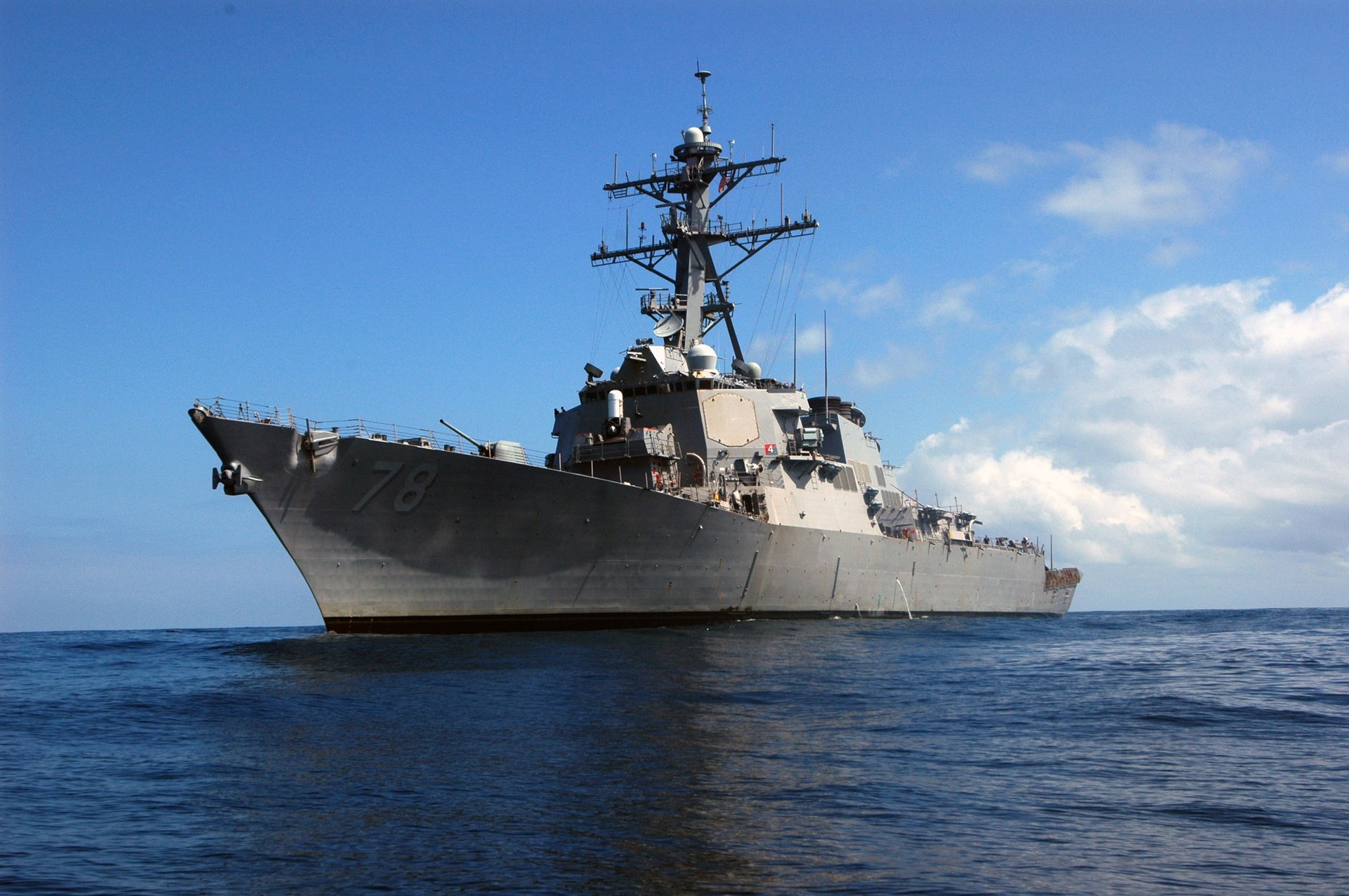 1920px-USS_Porter_%28DDG-78%29_2007.jpg