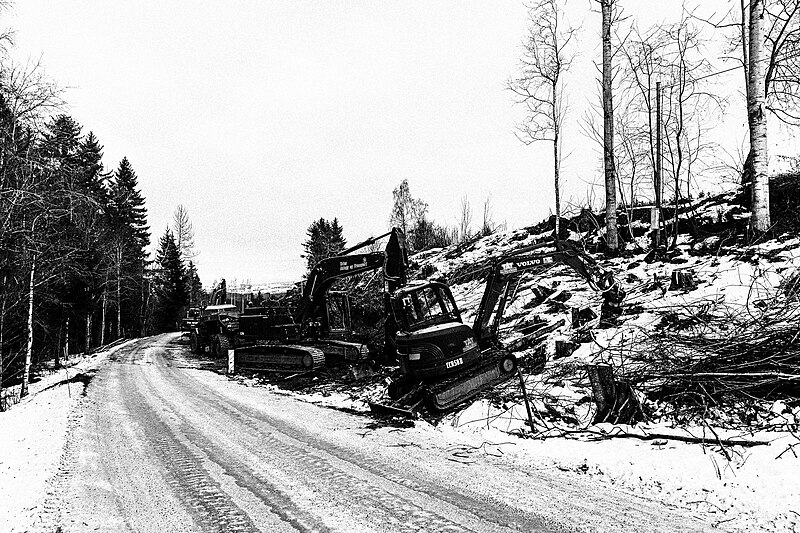 File:Water Sewer-Installation at Toten, Norway 01.jpg