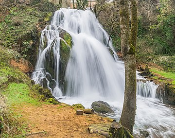 Waterfall in Muret-le-Chateau 09.jpg