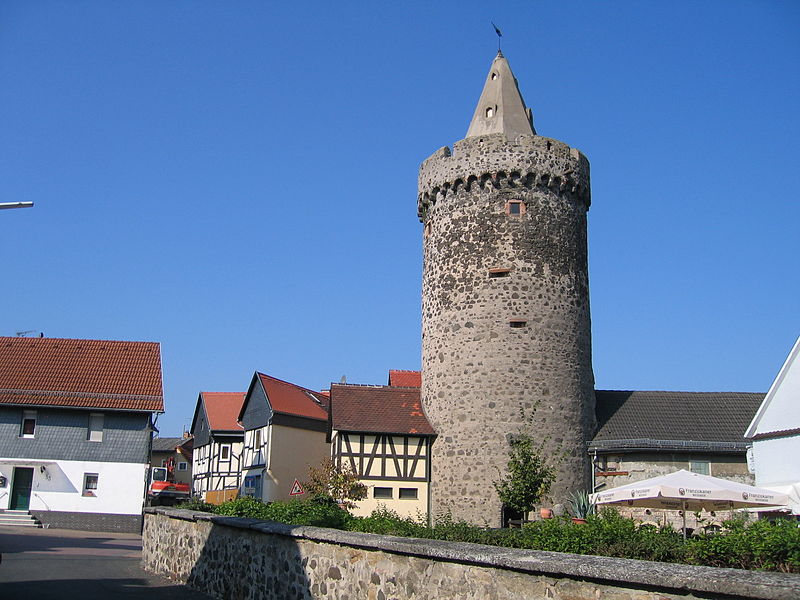 File:Weißer Turm in Wölfersheim (2).JPG