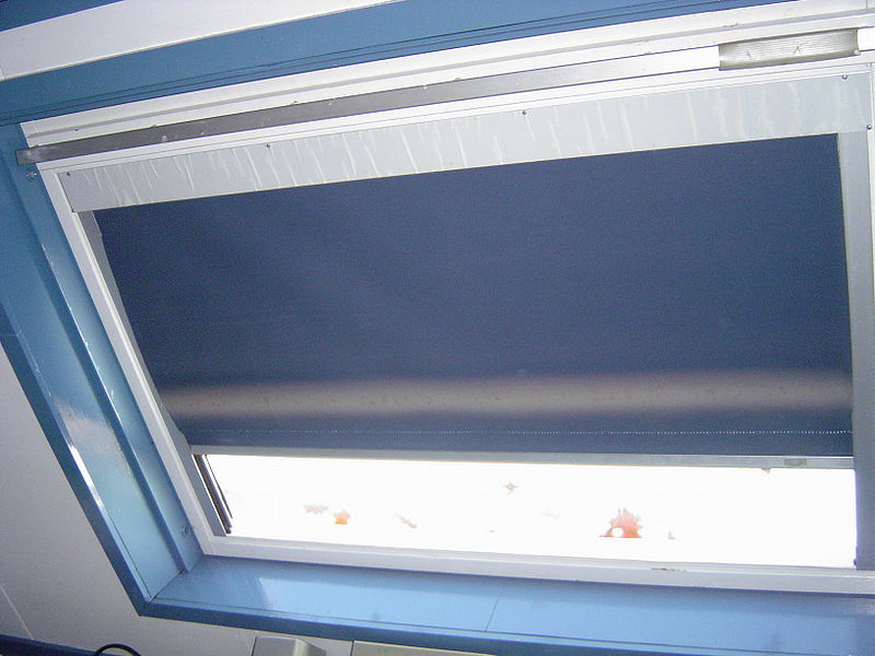 File:Window with window blind.JPG