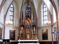 Le chœur et le maître-autel