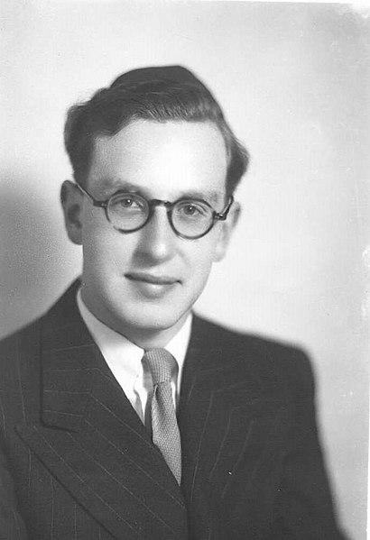 File:Yaakov Herzog portrait 1.jpg