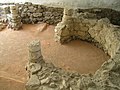 A régészeti feltárás során talált négyapszisos körtemplom (rotunda) alapjai a trencséni várban