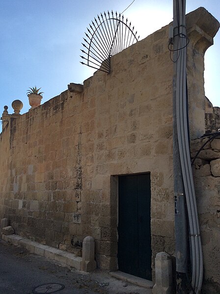 File:Zejtun properties and niches 15.jpg