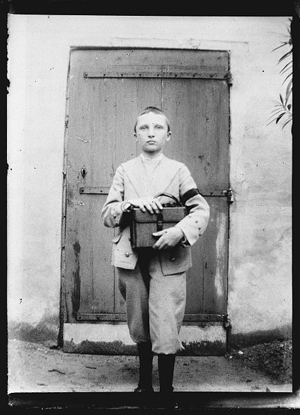 File:(Raoul Berthelé enfant) - Fonds Berthelé - 49Fi1392.jpg