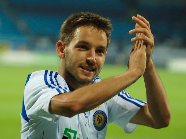 Ninković playing for Dynamo Kyiv in 2009.