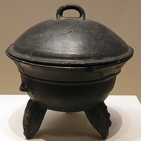 ไฟล์:-2500_-2000_Black_Pottery_Ding_Longshan_Culture_National_Museum_of_China_anagoria.jpg