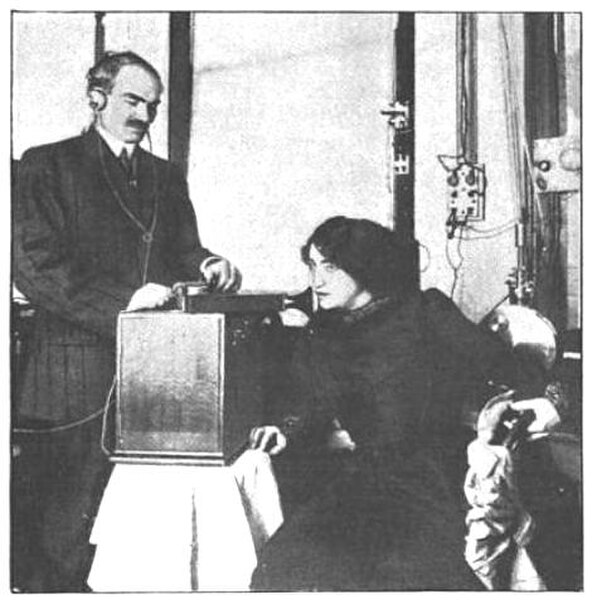 Lee de Forest made a series of broadcasting demonstrations from 1907 to 1910. On February 24, 1910 Mariette Mazarin sang from his New York City labora